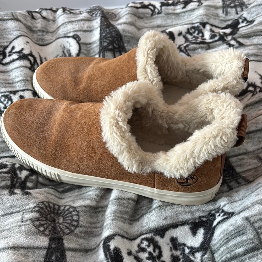 Timberland Tan Slip-on Ankle Boots with Cream Fur Lining